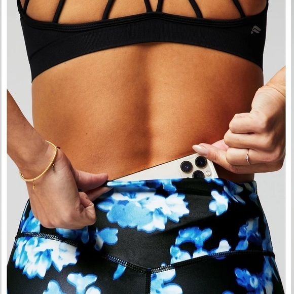 Fabletics Anywhere Motion 365+ Highwaisted Leggings Woman’s Size Small - Picture 15 of 17